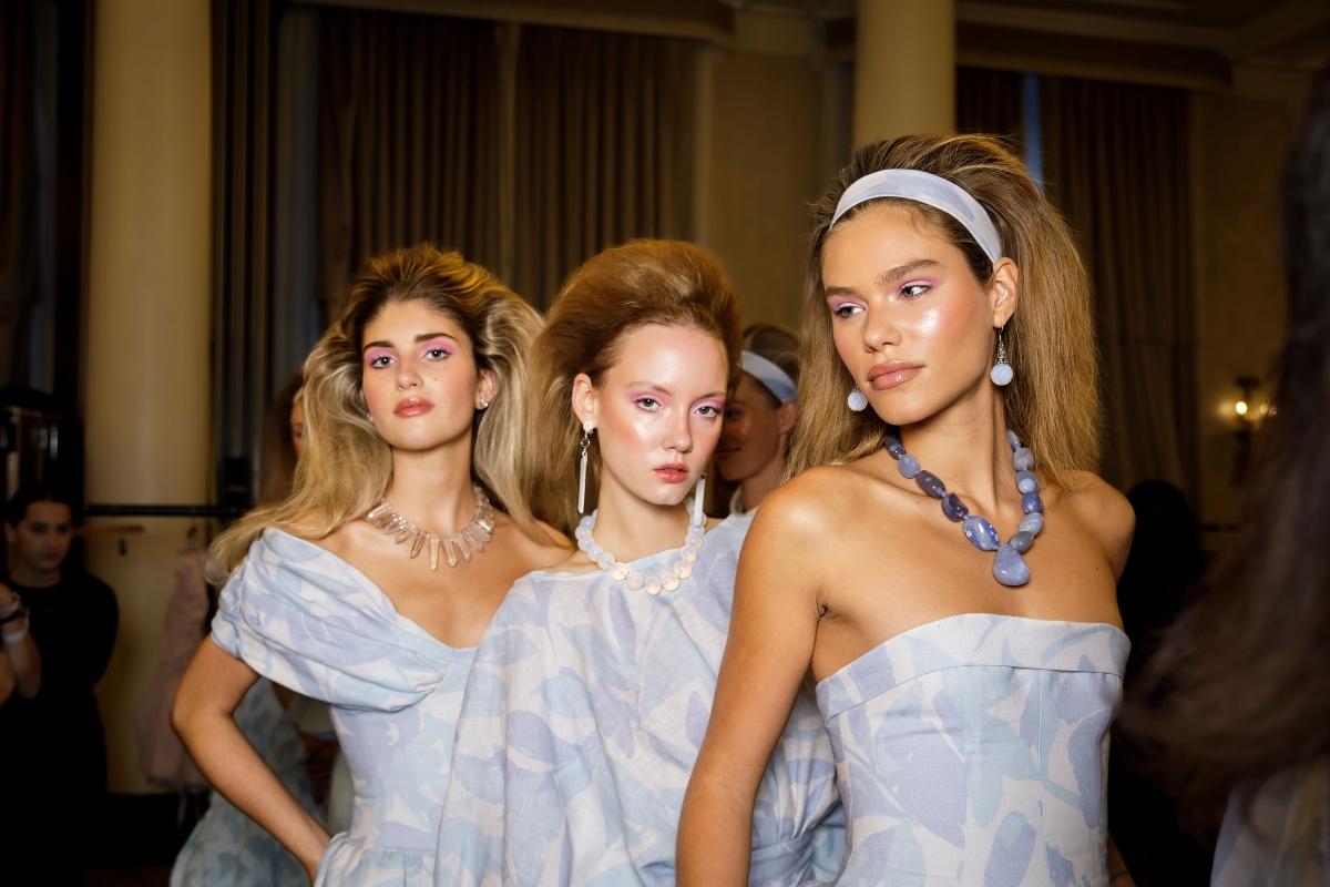 yalangoch qishloq yigitlari Onamning kokraklari